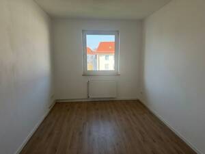Renovierte 4-Zimmer-Wohnung mit Balkon – 26123 Oldenburg – Vorschaubild 3