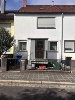 Charmantes Reihenmittelhaus in gefragter Lage verwirklichen Sie Ihre Wohnideen – 90475 Nürnberg – Vorschaubild 2