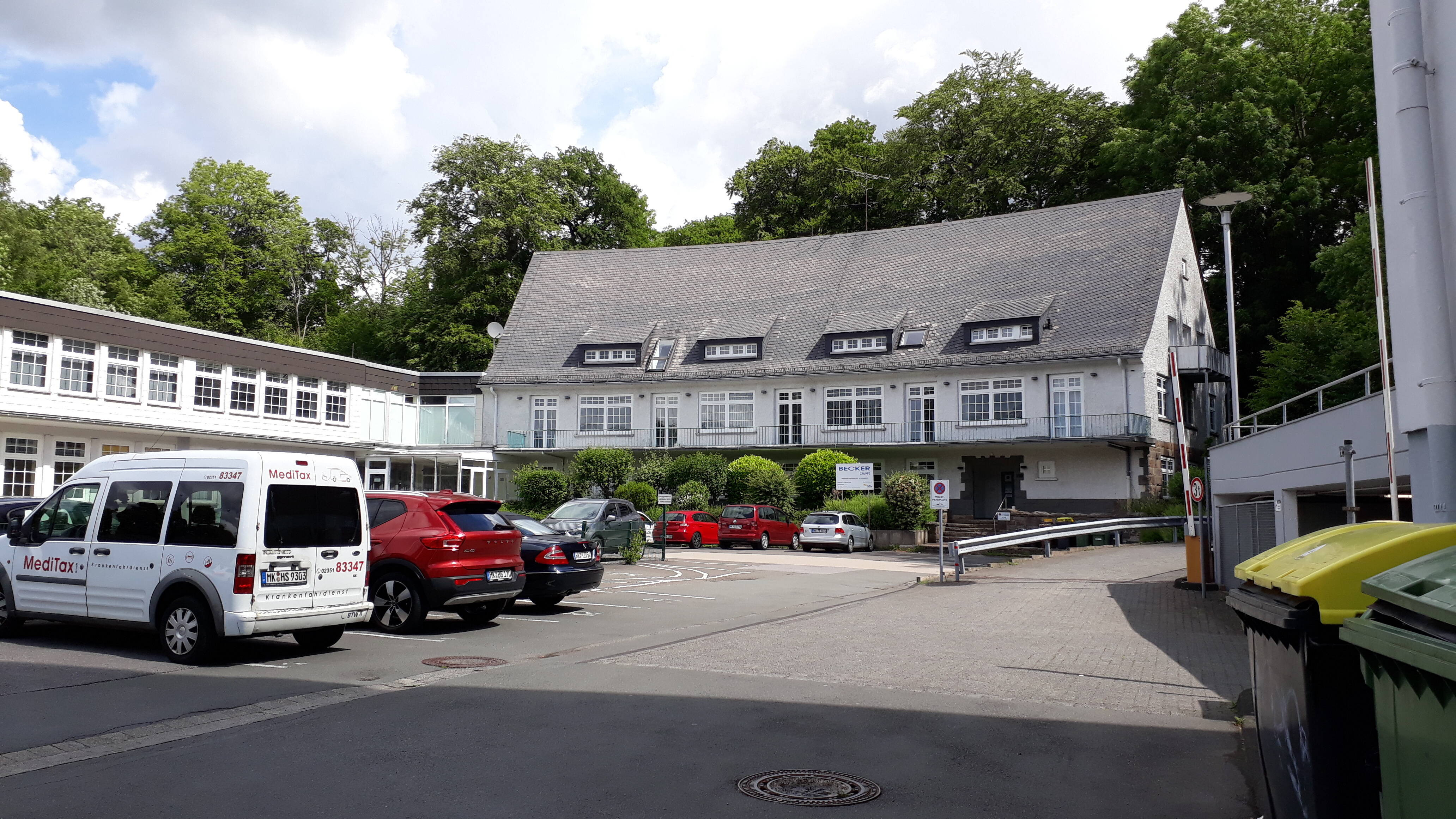 Großes Büro mit Pkw - Stellplätzen in Lüdenscheid - Buckesfeld