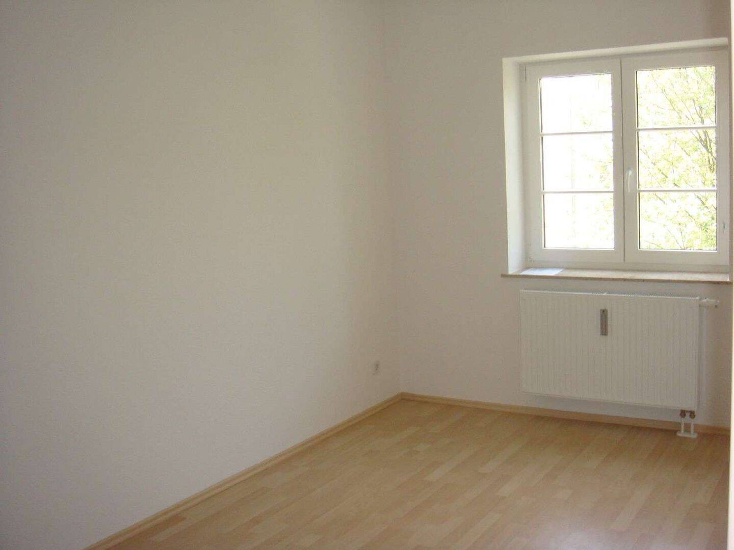 EBK inklusive !! Balkon an der Küche - Bad mit Fenster!!!! – Chemnitz – Vorschaubild 5
