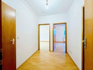 Gut geschnittene 2-Zimmer-Wohnung mit großer Wohnküche und viel Tageslicht – 33609 Bielefeld – Vorschaubild 2
