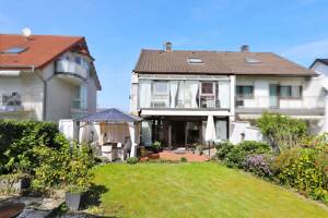 == Eigenheim mit Garten für die Familie - Schöne DHH in Bielefeld-Stieghorst ==
