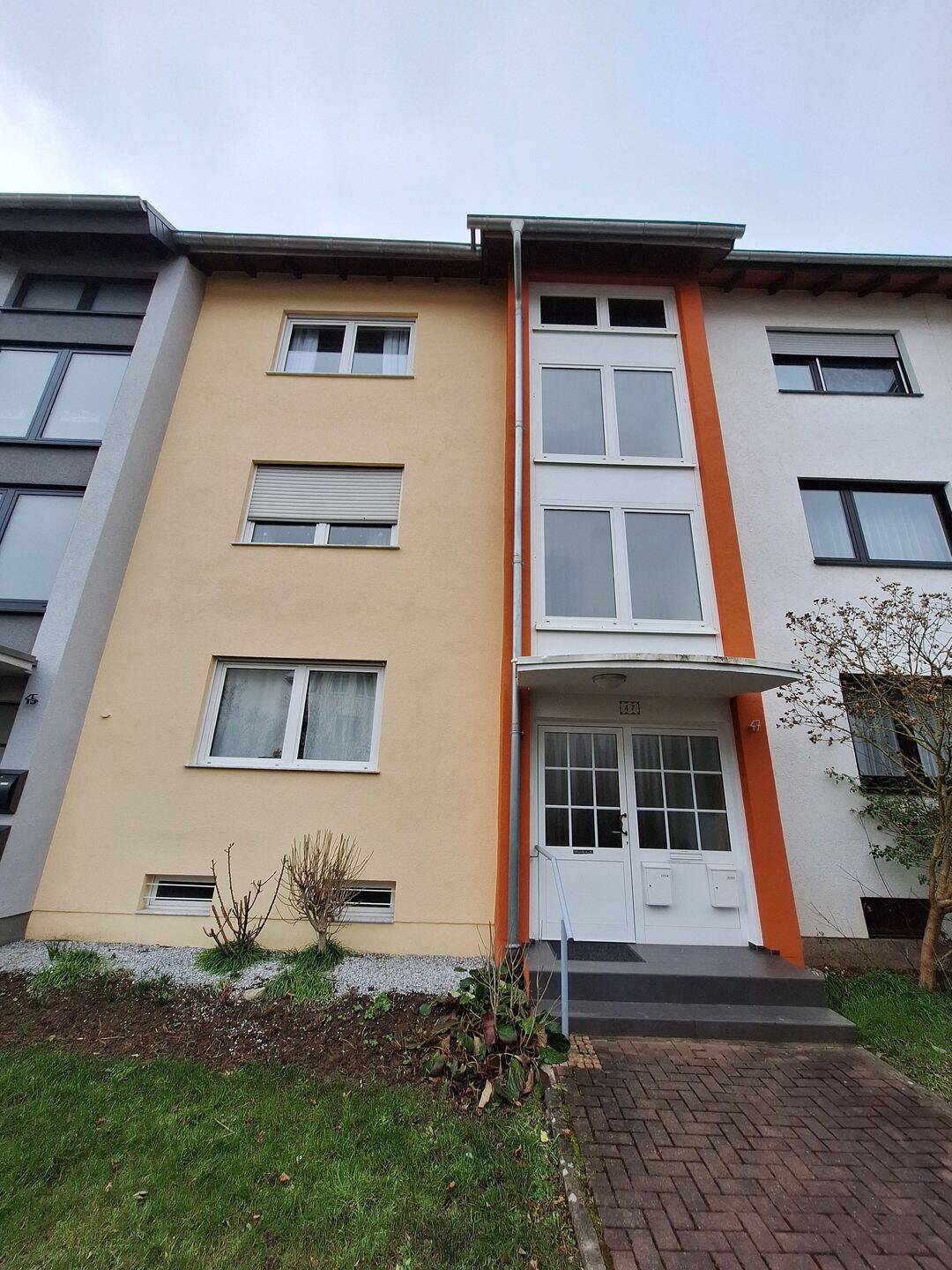 Saarbrücken-Rodenhof, saniertes 3 Familien-Reihenhaus in ruhiger Lage