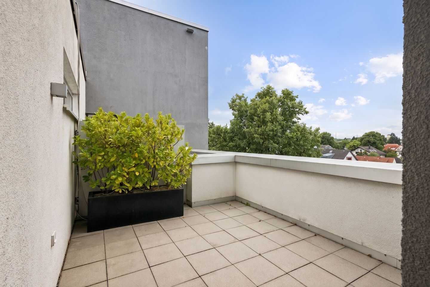 Modernes Penthouse mit exklusiver Möblierung – München – Vorschaubild 9