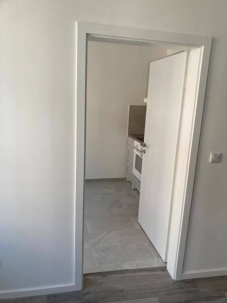 Zweitbezug nach Sanierung! Großzügige 3-Zimmerwohnung mit Laminat, Balkon, Wanne und Einbauküche! – Chemnitz – Vorschaubild 5