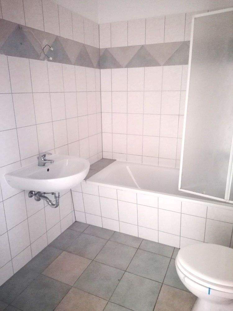 !! 2-Zimmer-Wohnung mit Terrasse, Fußbodenheizung und PKW-Stellplatz in ruhiger Nebenstraße !! – Chemnitz – Vorschaubild 8