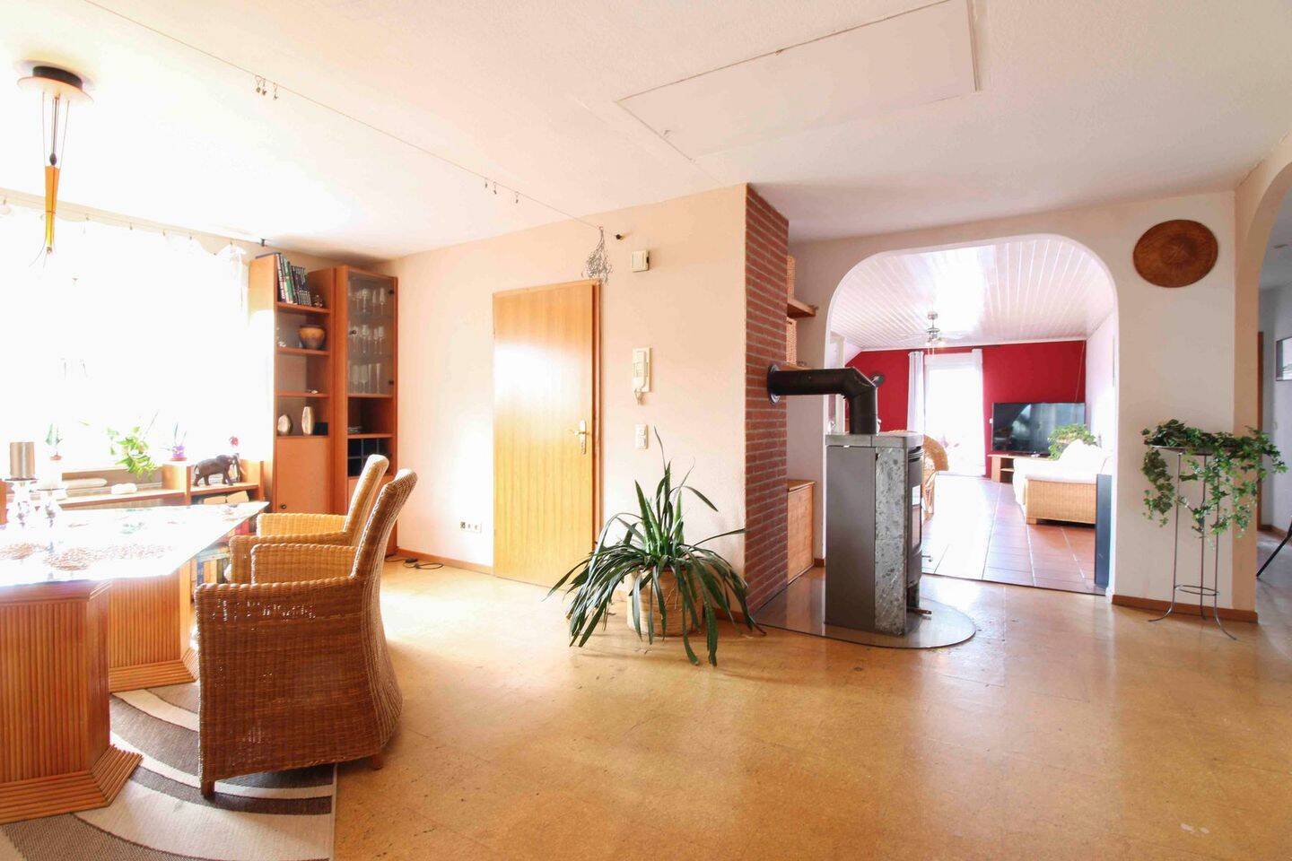 Substanz trifft Potenzial: Zweifamilienhaus zur umfassenden Modernisierung – Büdingen – Vorschaubild 2