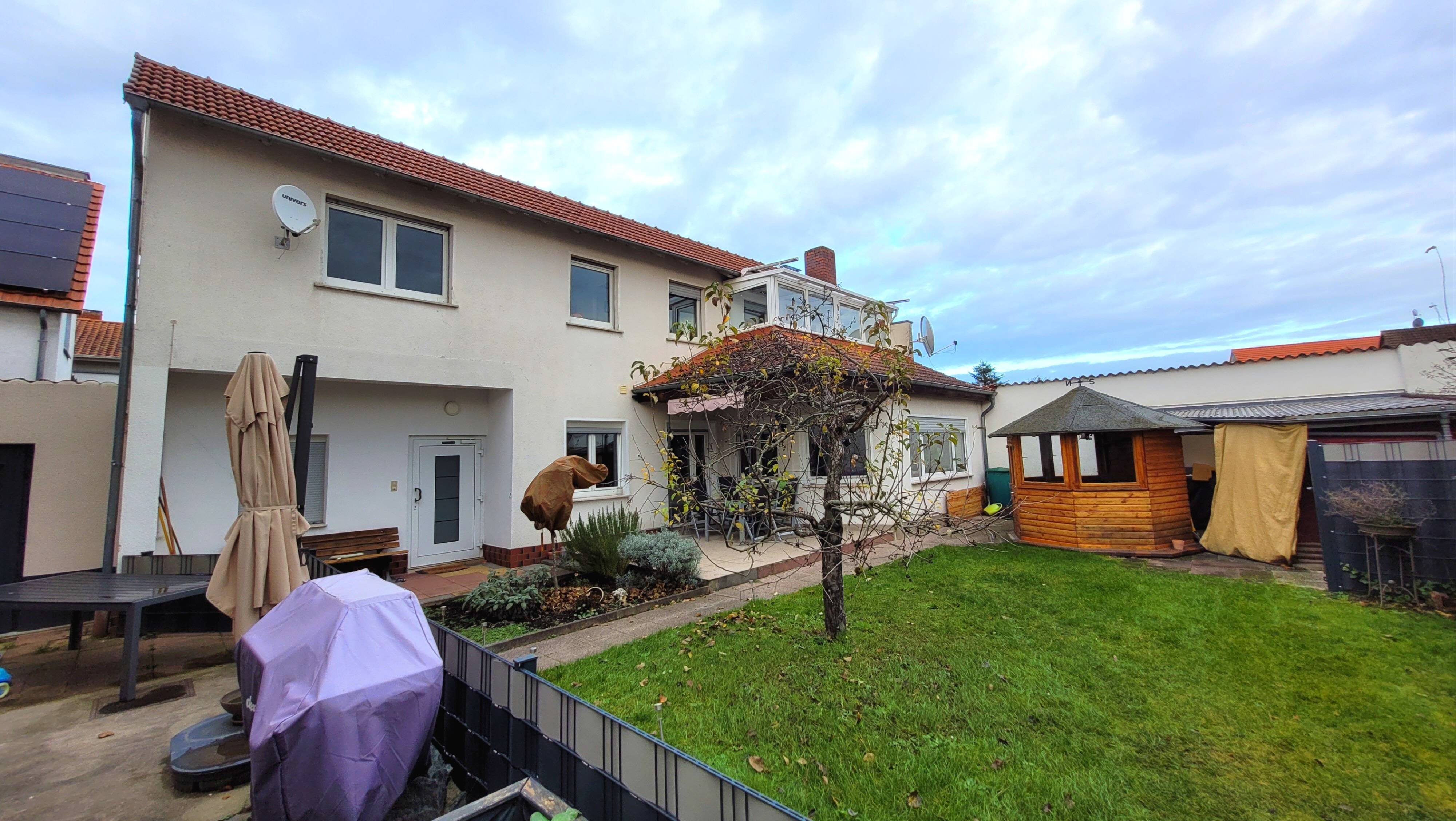 Vermietetes Haus mit Terrasse und eigenem Garten