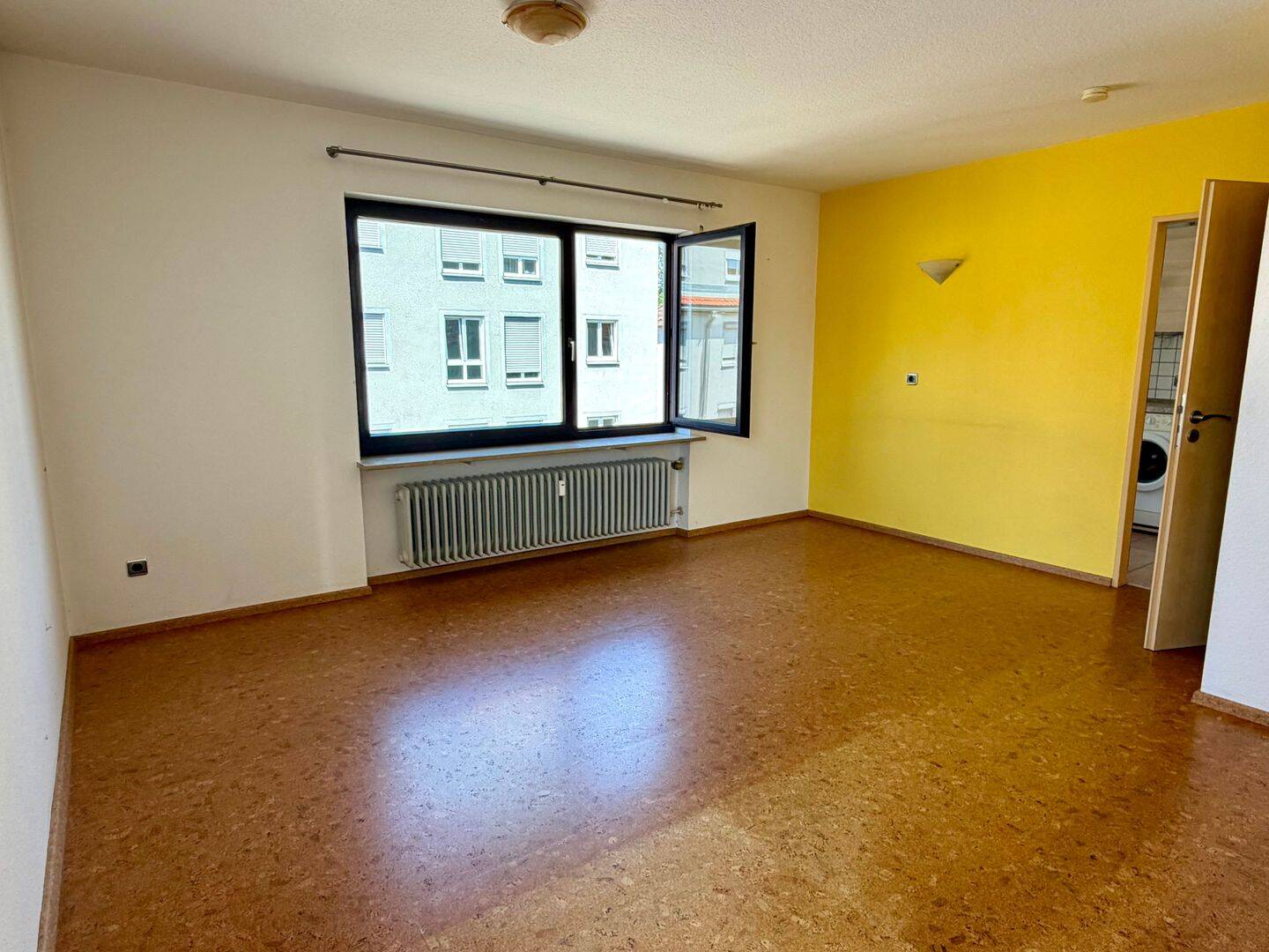 Schöne 1 Zi. - Whg. mit Balkon, Einbauküche + Stellplatz in zentraler Lage Röthenbach a. d. Pegnitz – Röthenbach an der Pegnitz – Vorschaubild 2