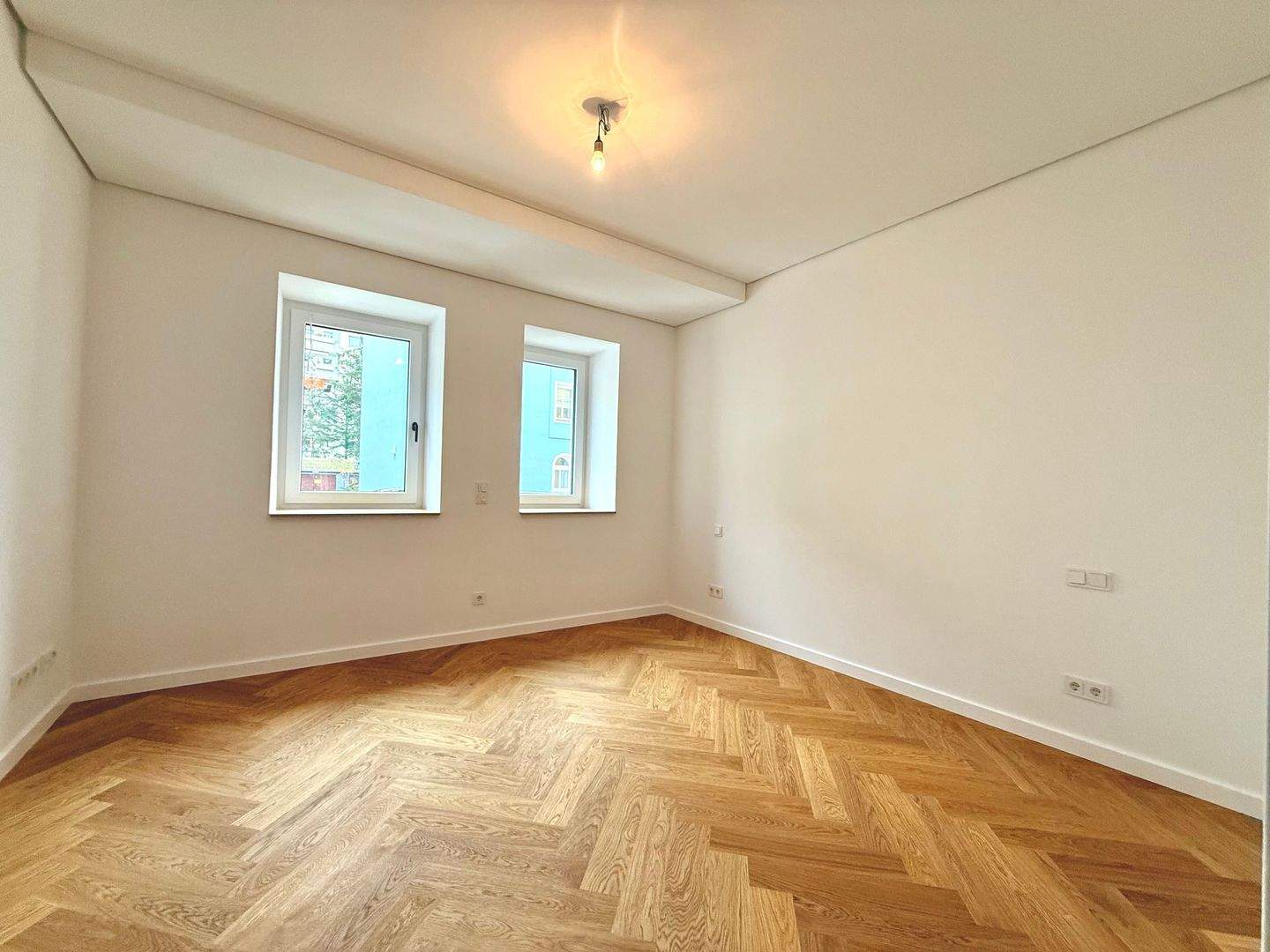 BEZUGSFERTIG - kernsanierter Altbau Fischgrätparkett uvm. – Nürnberg – Vorschaubild 3
