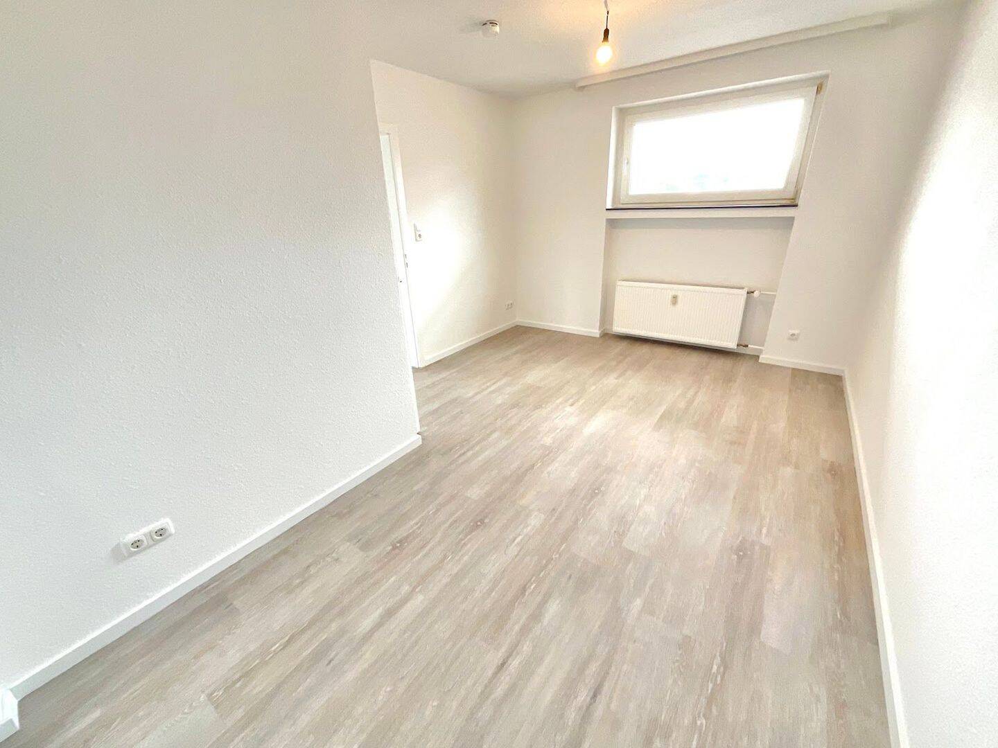 Frisch renovierte 3 Zimmerwohnung mit Balkon – Hagen – Vorschaubild 2
