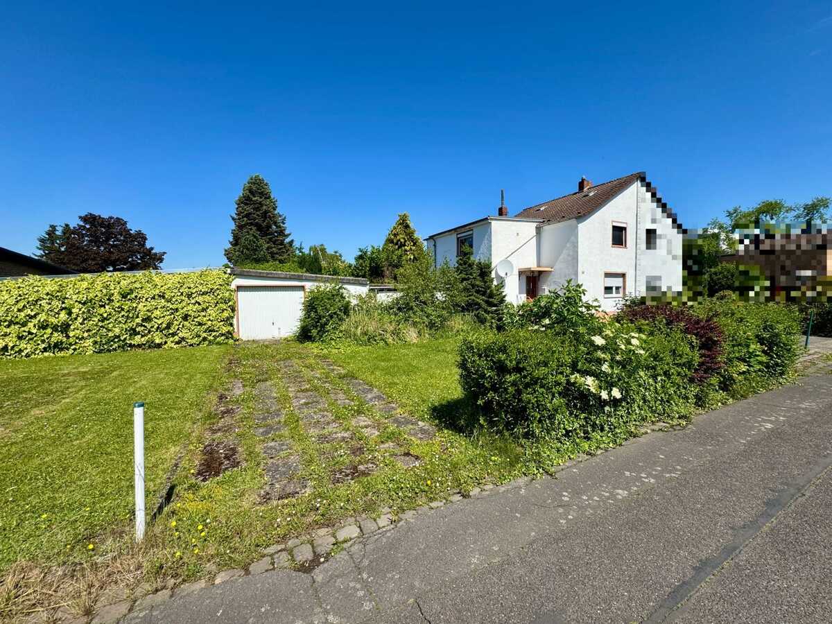 Sanierung oder Neubau: DHH auf 1.071 m² in Bonn-Auerberg - Erbpacht-Chance mit Kaufoption – 53117 Bonn – Bild 1 von 9