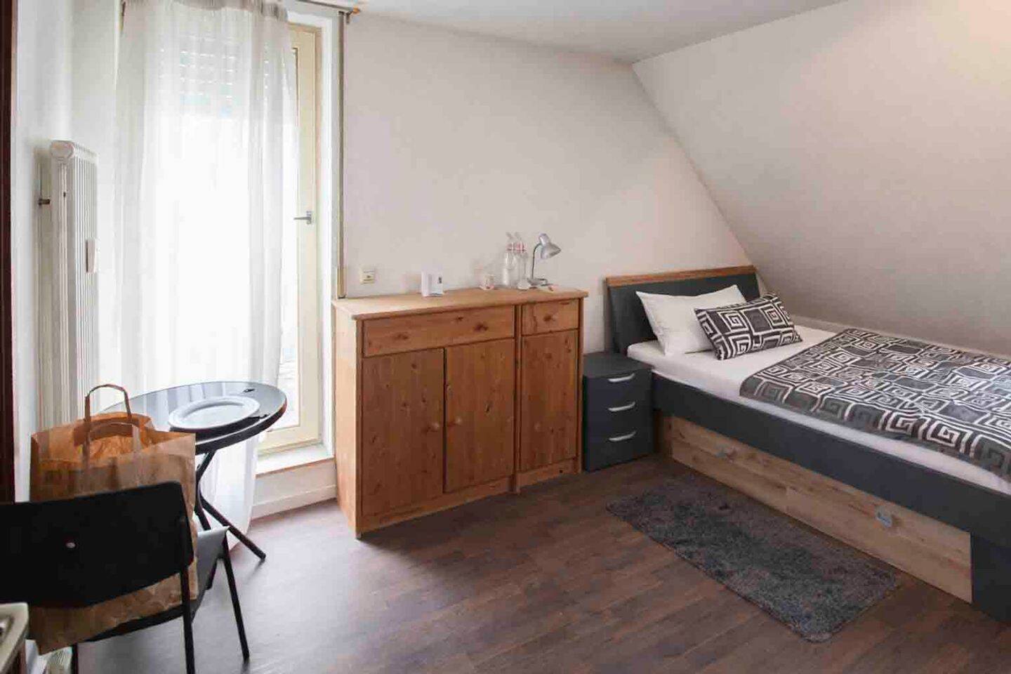 Attraktive Maisonette-Wohnung mit Aufzug und zwei Dachterrassen in Obertürkheim – Stuttgart – Vorschaubild 6