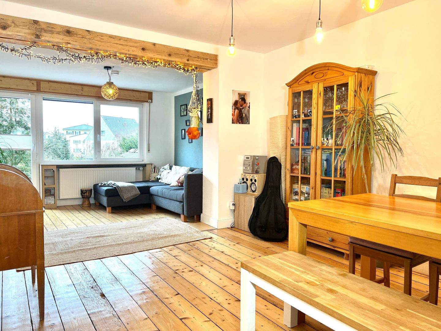 Stilvolles Einfamilienhaus - modernisiert & energieeffizient mit 4 Schlafzimmern und Luftwärmepumpe – Troisdorf – Bild 1 von 9