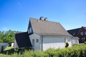 Modernisiertes Einfamilienhaus mit Garage, Garten und Teilkeller – 23569 Lübeck – Vorschaubild 4