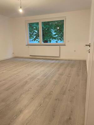 Helle, modernisierte 2-Zimmer-Wohnung mit Balkon in zentraler Lage von Köln-Nippes – 50733 Köln – Vorschaubild 4