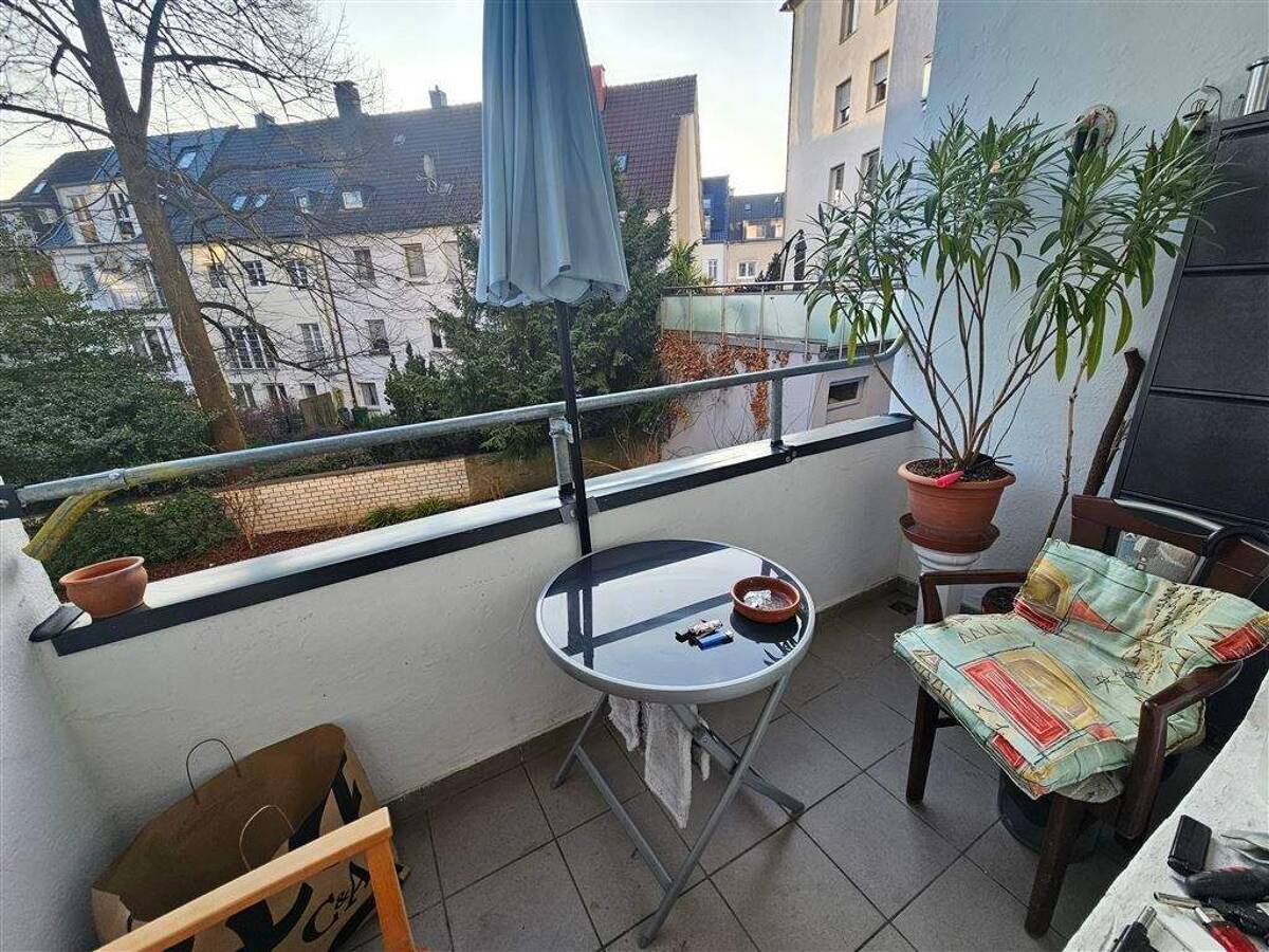 Traumhafte 3-Zimmer-Wohnung mit Balkon in exklusiver Lage am Westfalenpark – 44141 Dortmund – Bild 1 von 9