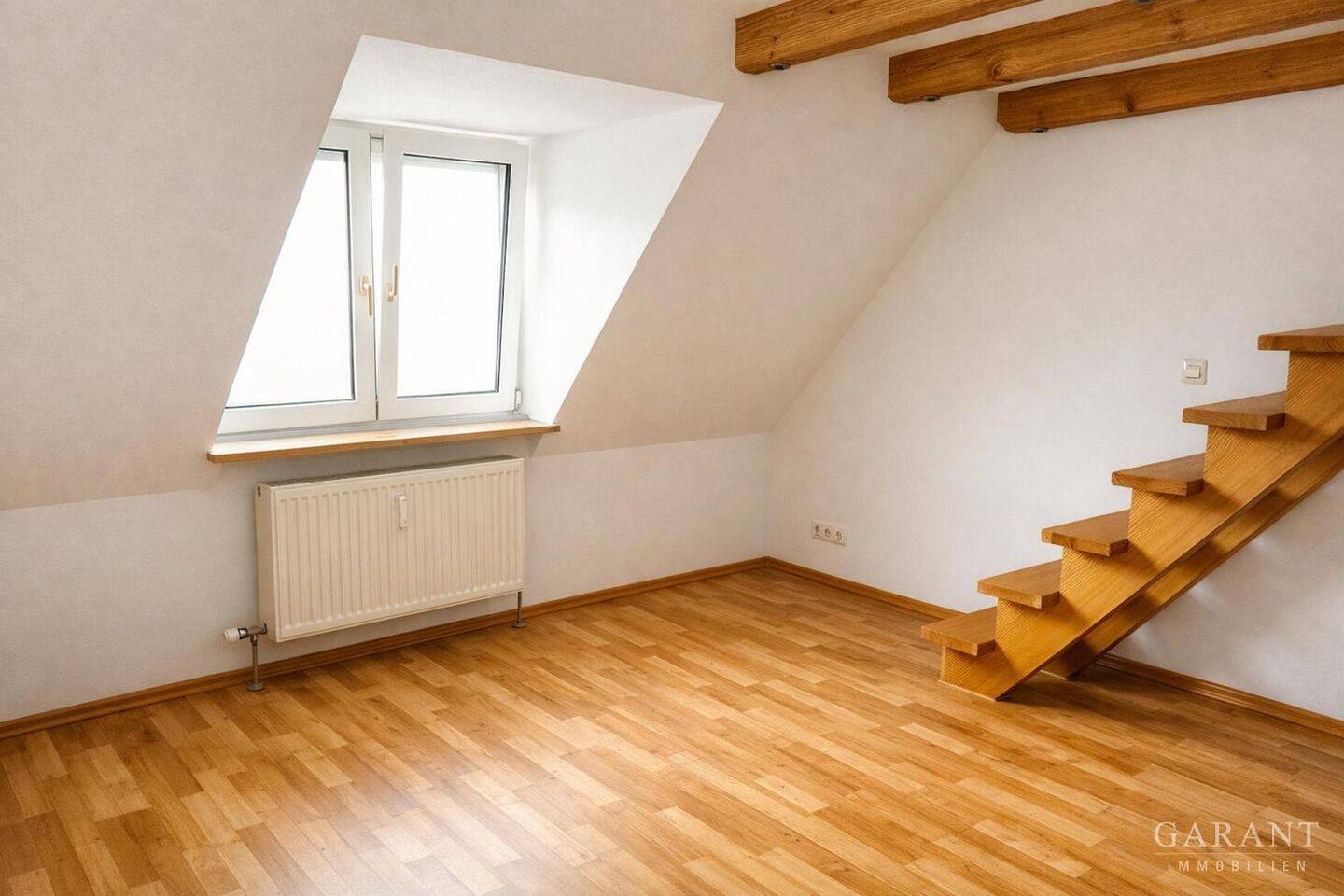 Urbanes Wohnen über zwei Ebenen - Stilvolle Maisonette am Harras
