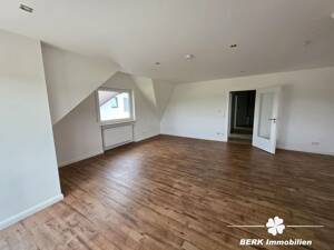 BERK Immobilien - Moderne 2-Zimmer-Dachgeschosswohnung mit Balkon in Feldrandlage von Mainhausen-Zellhausen – 63533 Mainhausen – Vorschaubild 2