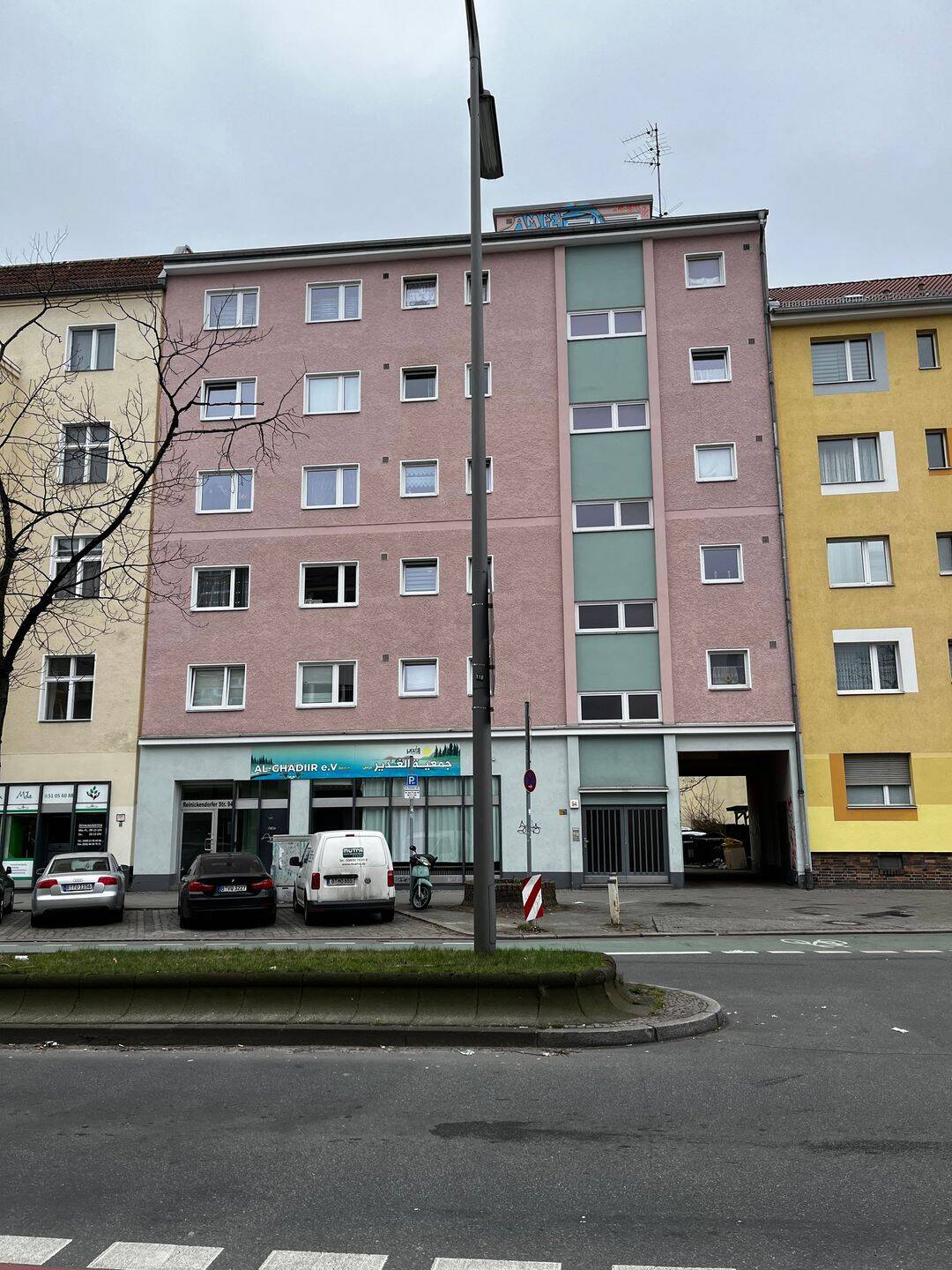 helle 1-Zimmer-Wohnung mit Balkon