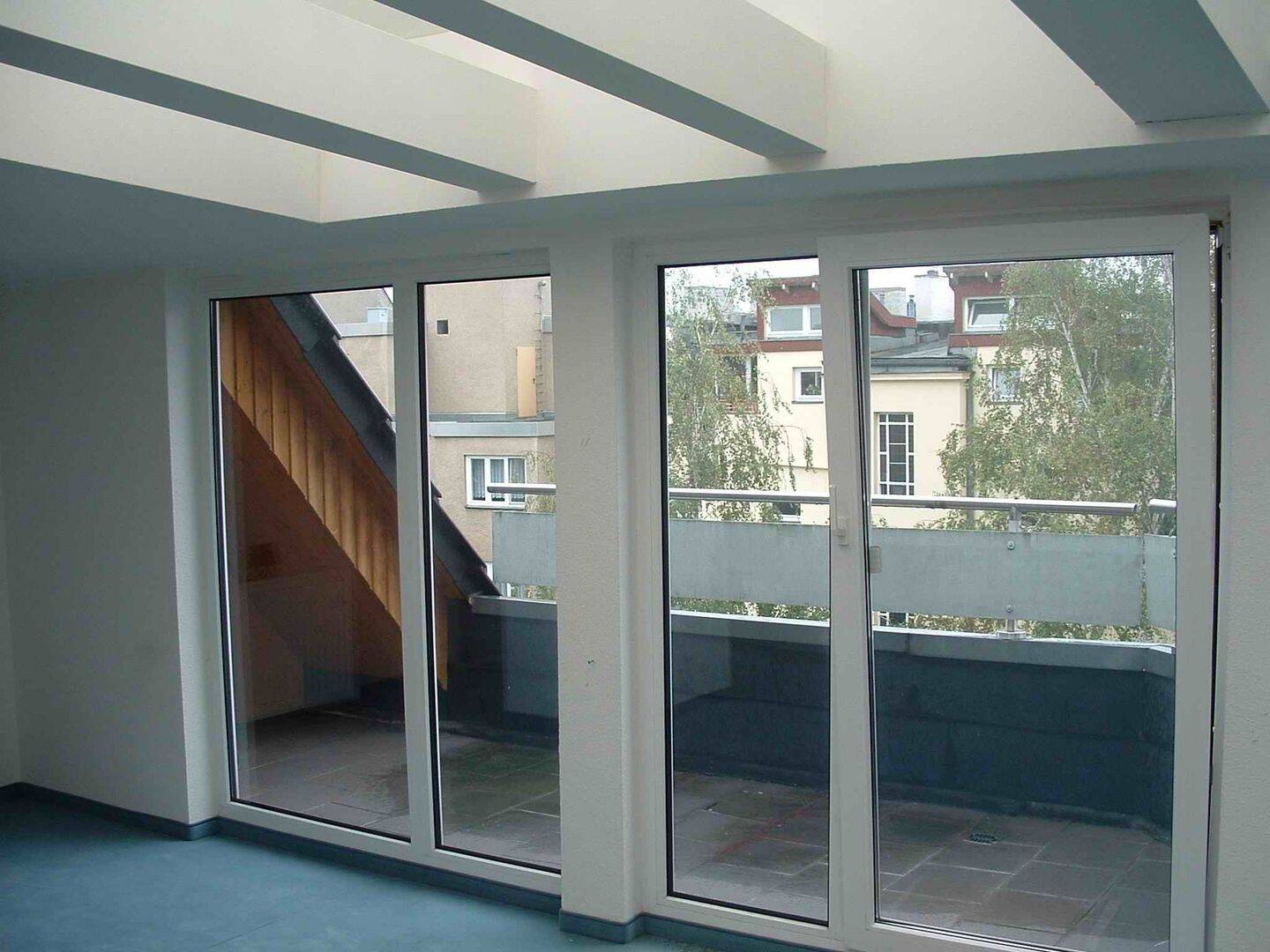 Lichtdurchflutete Dachwohnung mit Loftcharakter – Berlin – Vorschaubild 4