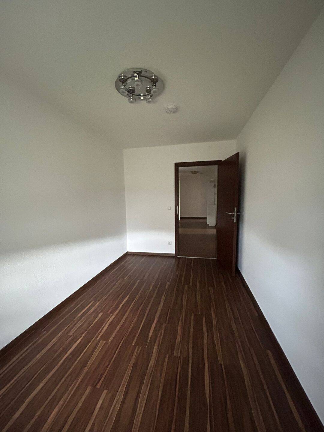 Viel Platz für den Alltag in dieser 4-Zimmer-Wohnung in Schwetzingen – Schwetzingen – Vorschaubild 8