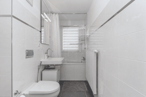 Bezugsfreie 4-Zimmer-Wohnung mit Loggia in München - Milbertshofen / Am Hart, in BMW-Nähe - ideal für Familie & WG – 80937 München – Vorschaubild 6