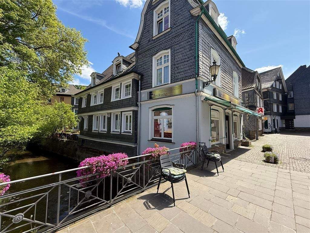 "Wohn- und Geschäftshaus mit 7,8 % Renditepotenzial - Ideal für Anleger oder Selbstständige" – Velbert – Bild 1 von 9