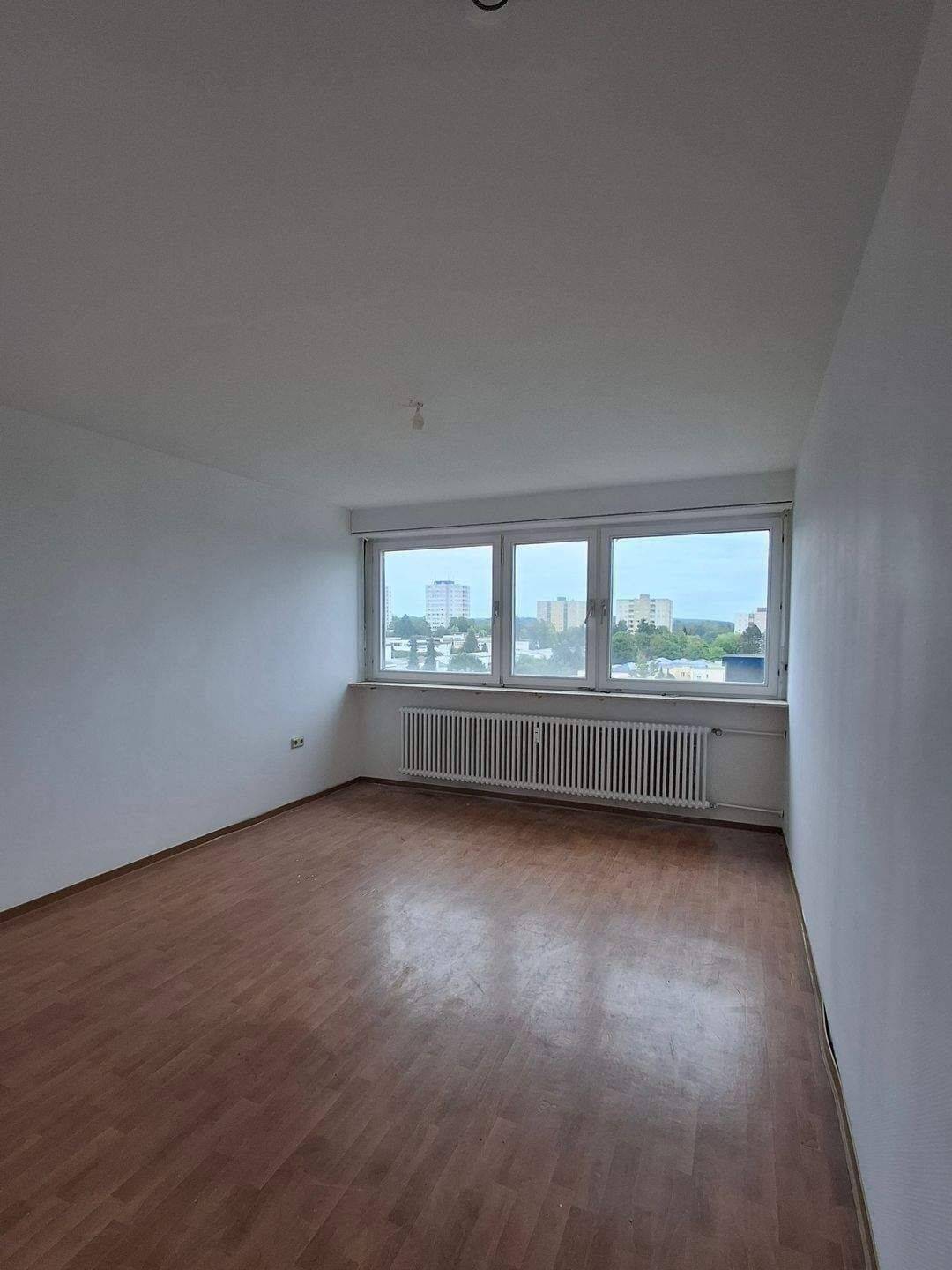 Modernes 3-Zimmer-Apartment mit verglastem Balkon und toller Aussicht