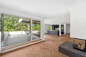 Kernsaniertes Penthouse am Park – Design, Dachterrasse & Tiefgarage inklusive – 27580 Bremerhaven – Vorschaubild 2