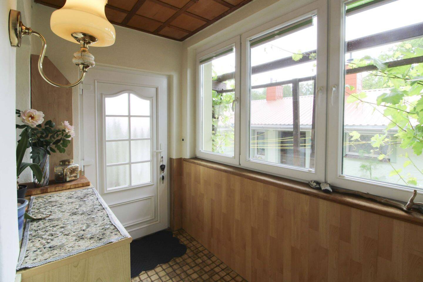 Einziehen und entspannen: Einfamilienhaus mit Ferienwohnung, Gewerbefläche und gepflegtem Garten – Garz/Rügen – Vorschaubild 2