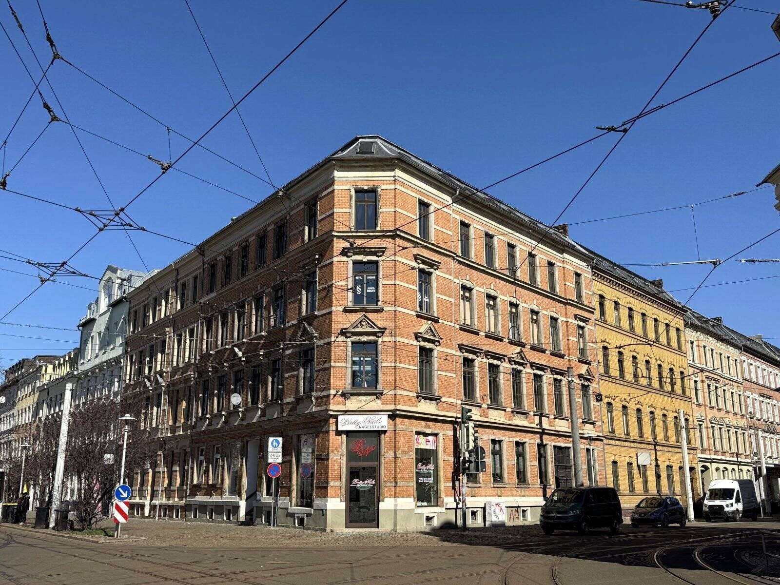 118 qm Büroetage im zentrumsnahen Denkmalschutzobjekt optional mit Einrichtung
