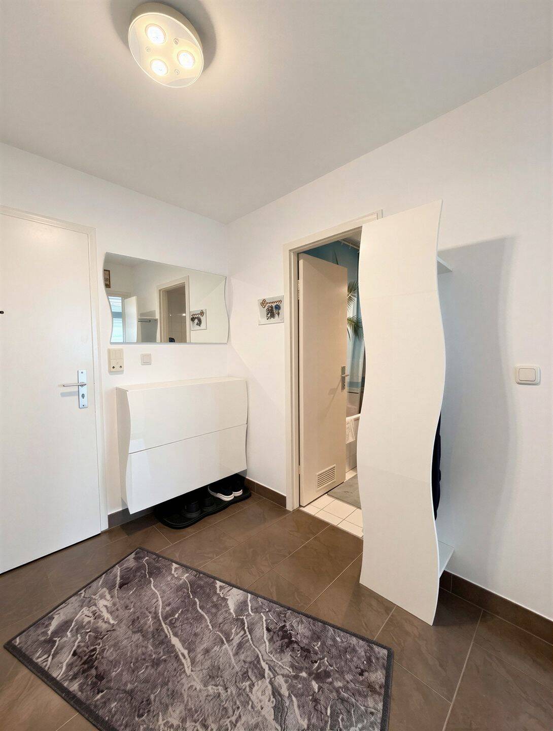 KENSIONGTON - Licht. Weite. Skyline. - Moderne 2-Zimmer-Wohnung mit sonniger Loggia nahe BMW – München – Vorschaubild 2