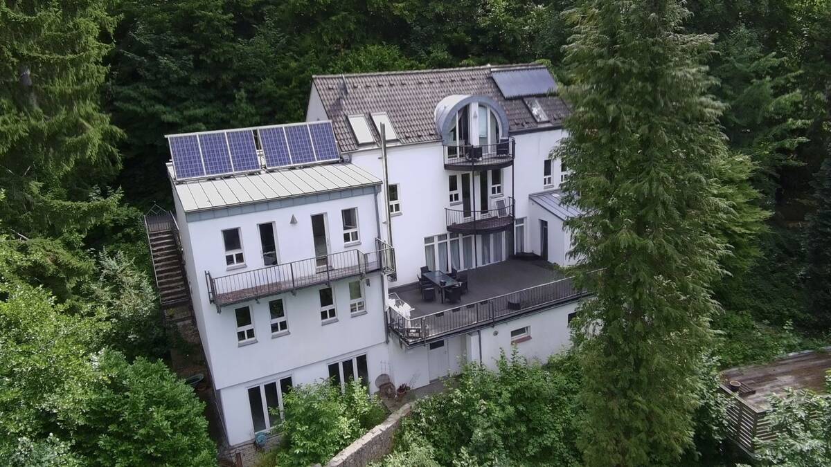 Exklusives Anwesen in begehrter Höhenlage von Dortmund-Syburg – 44265 Dortmund – Bild 1 von 9