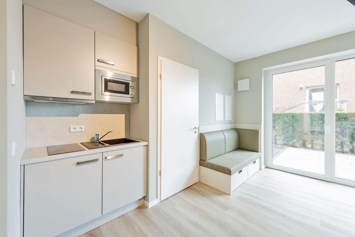 Möblierte 1-Zimmer-Wohnung mit Terrasse und Kochnische – Münster – Vorschaubild 2
