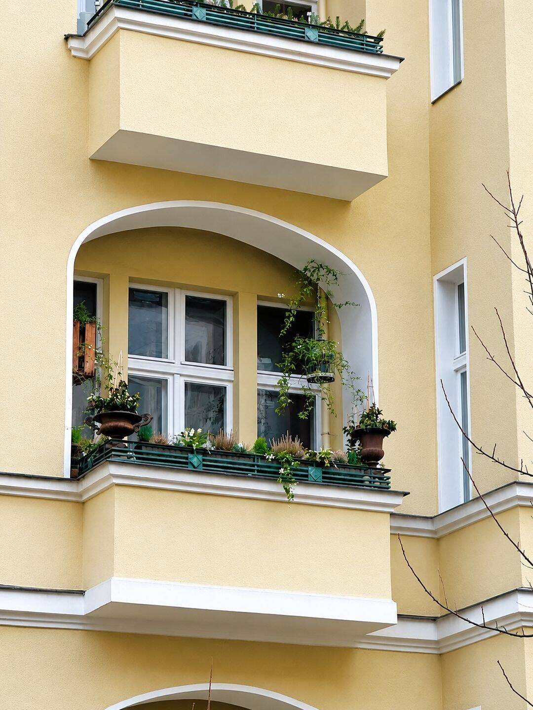 Top-Lage in Schöneberg - vermietete Altbau-WHG mit Balkon