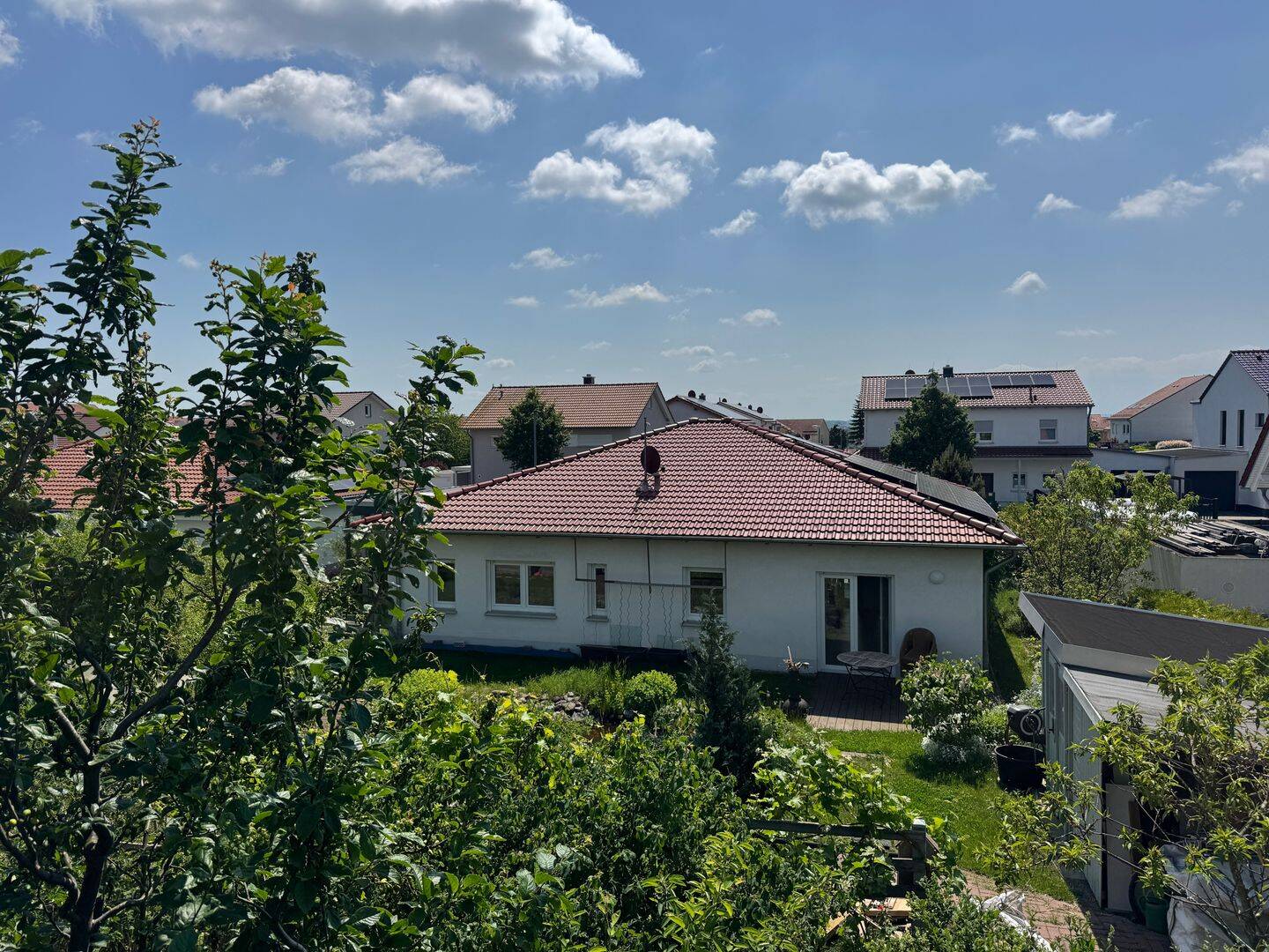 Einfamilienhaus mit Wintergarten, Teich, Carport in Top Zustand in ruhiger Lage – Erfurt – Vorschaubild 9