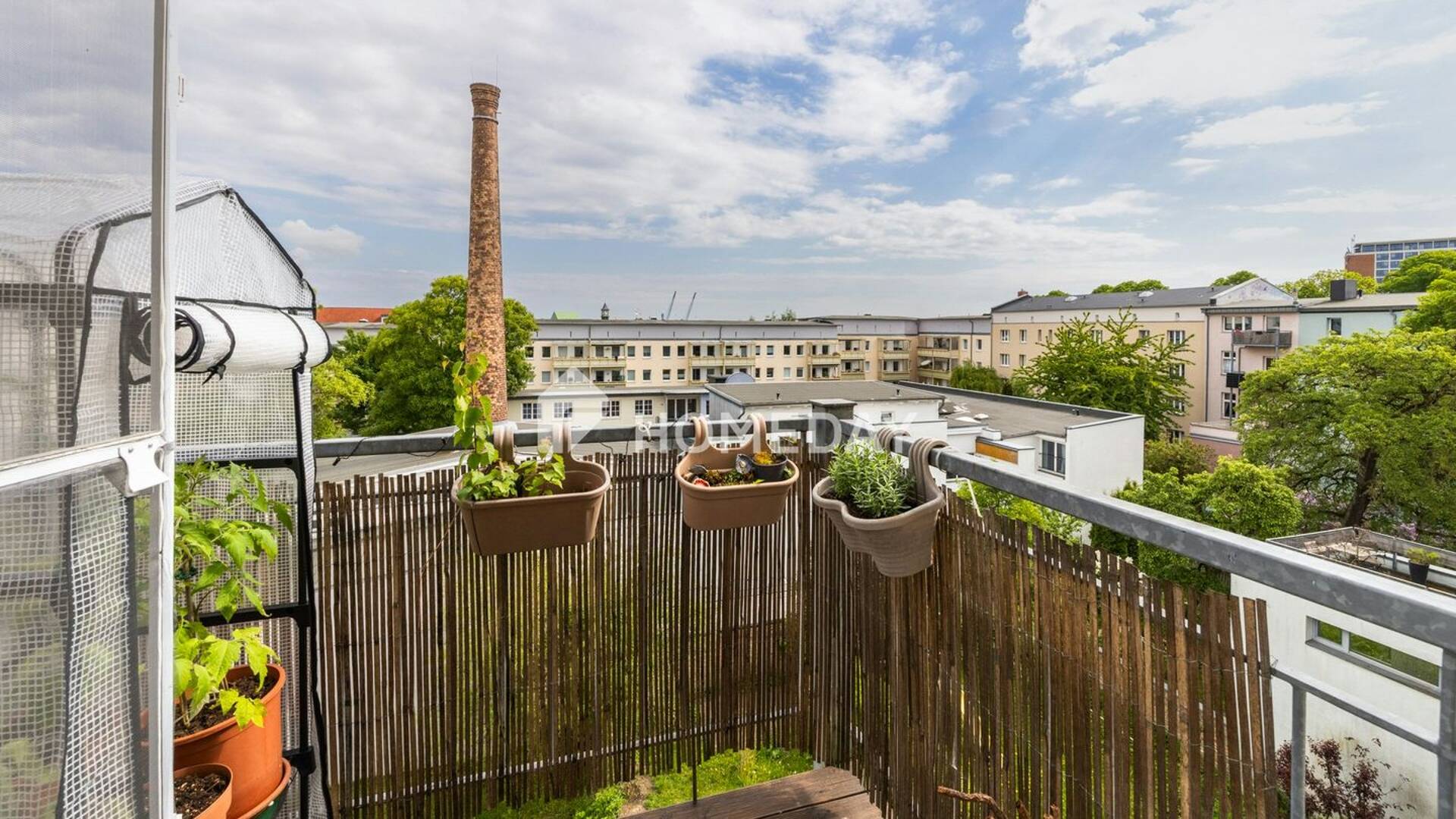 Dachgeschosswohnung in 18057 Rostock mit 67 m² kaufen