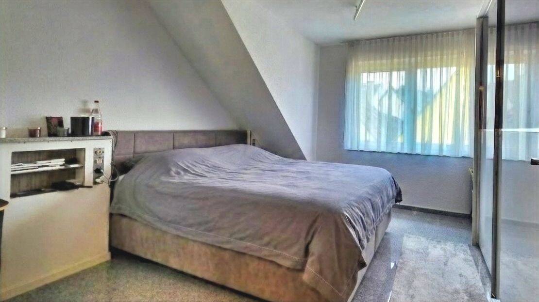 Exklusives Wohnerlebnis in Gemmrigheim: 4-Zimmer-Maisonette mit Galerie, Aufzug und Weinbergblick! – Gemmrigheim – Vorschaubild 7