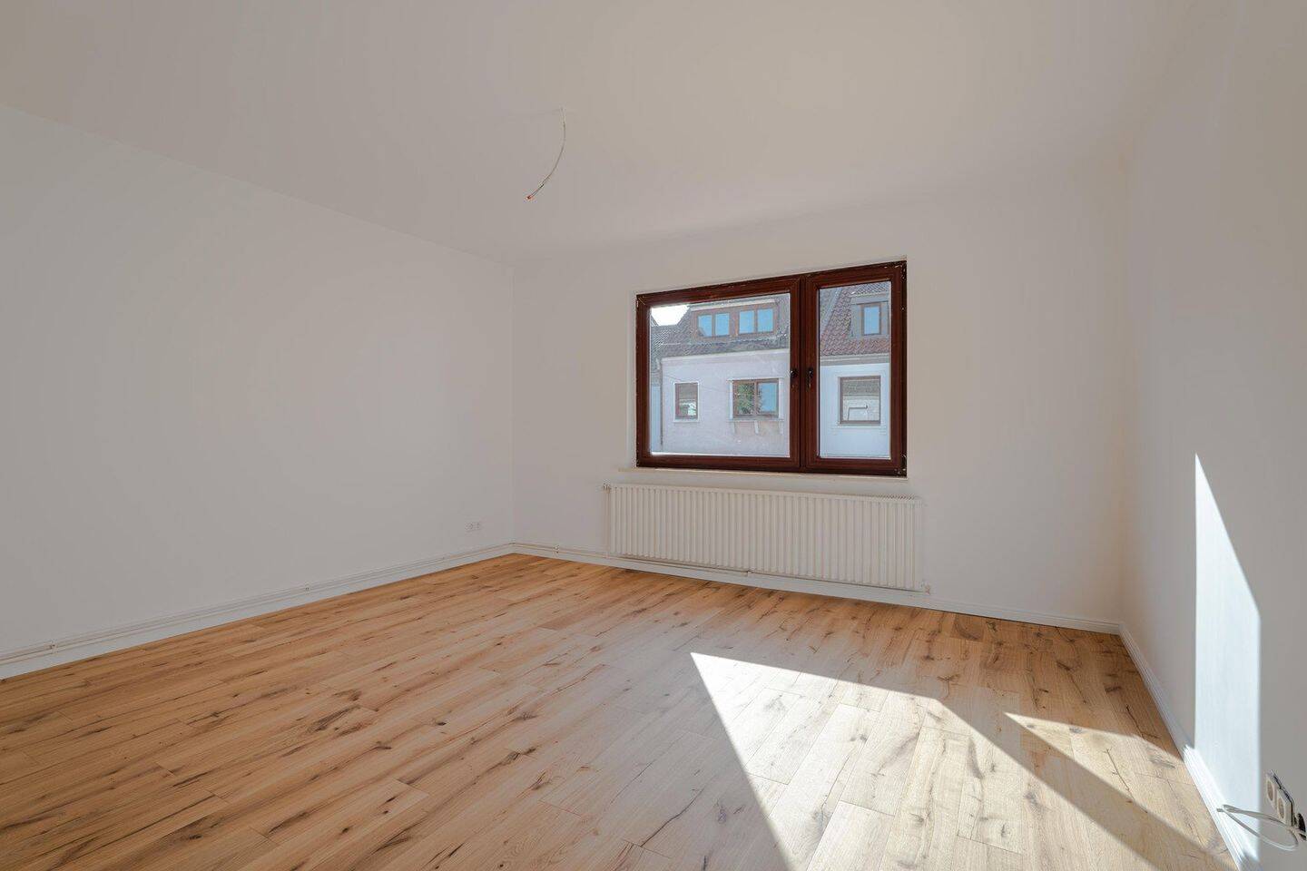 Traumhafte Dachterrasse: Sanierte 2-Zimmerwohnung – Bremen – Vorschaubild 2