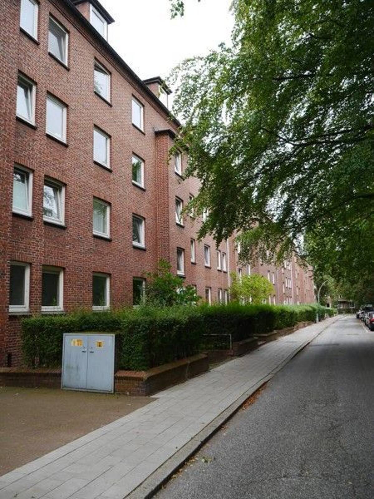 Frisch saniert: 2-Zimmer-Dachgeschosswohnung – 22111 Hamburg – Bild 1 von 6