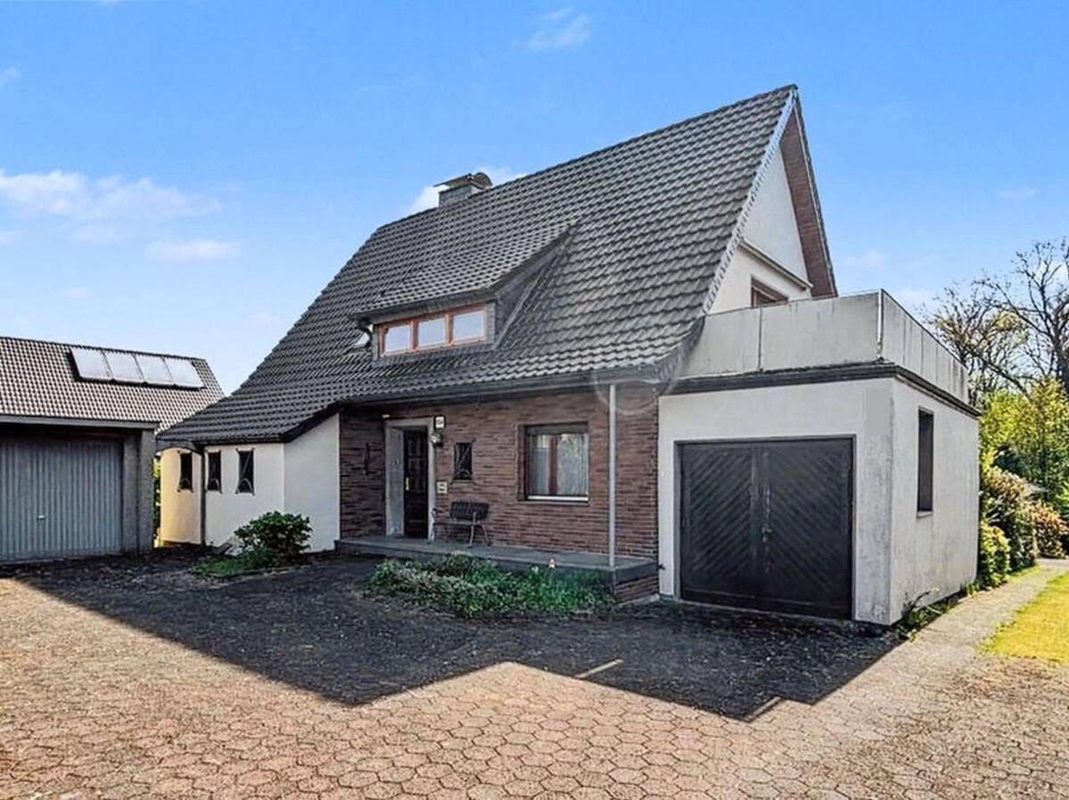 Geräumiges Einfamilienhaus in Bielefeld-Heepen – 33719 Bielefeld – Bild 1 von 9