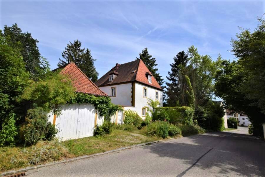 Sanierungsbedüftiges Gründerzeit Arzthaus mit tollem Grundstück – Neumarkt-Sankt Veit – Vorschaubild 2