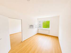 Großzügige 3-Zimmer-Wohnung mit Sonnenbalkon im grünen Drake Park – 12205 Berlin – Vorschaubild 3