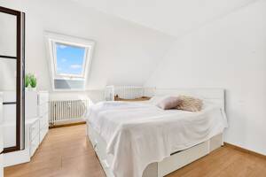 HOCHGEFÜHL - 3,5-Zi.-Dachgeschosswohnung mit großer Loggia, Ausblick und Stellplatz in Holzgerlingen – 71088 Holzgerlingen – Vorschaubild 7