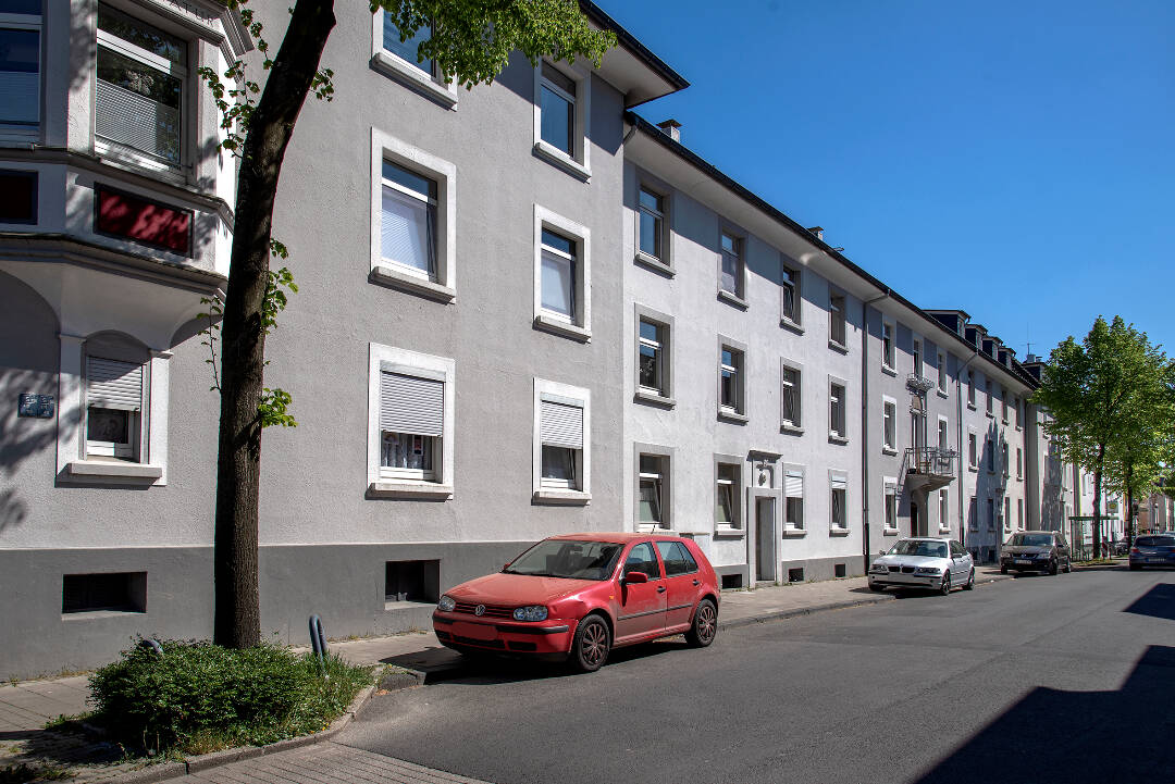 Achtsam ganz oben wohnen, schöne und ruhige Dachgeschosswohnung frei für nette Mieter