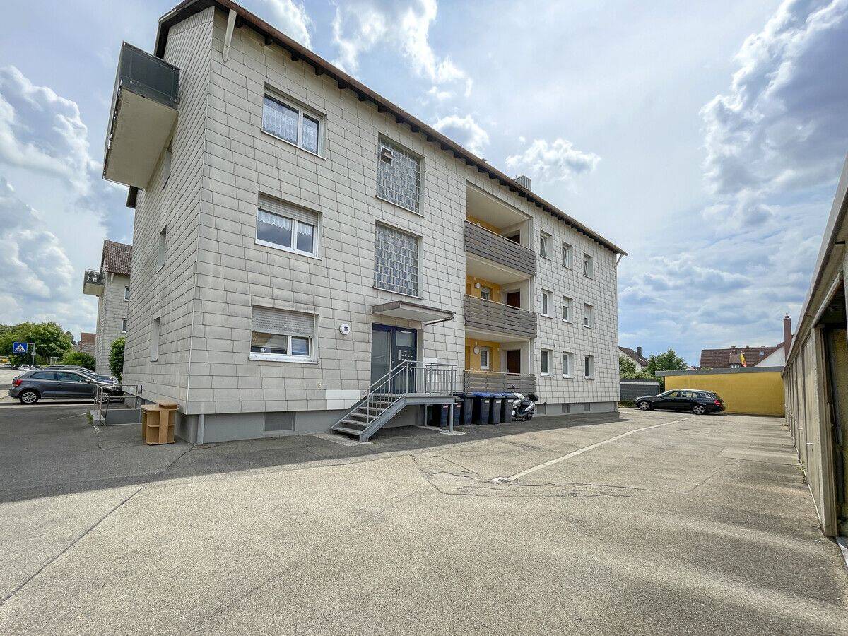 Pfuhl - Modern saniert, sofort bezugsfrei - großzügige 3-Zimmer-Wohnung mit Balkon und Garage – Neu-Ulm – Vorschaubild 3