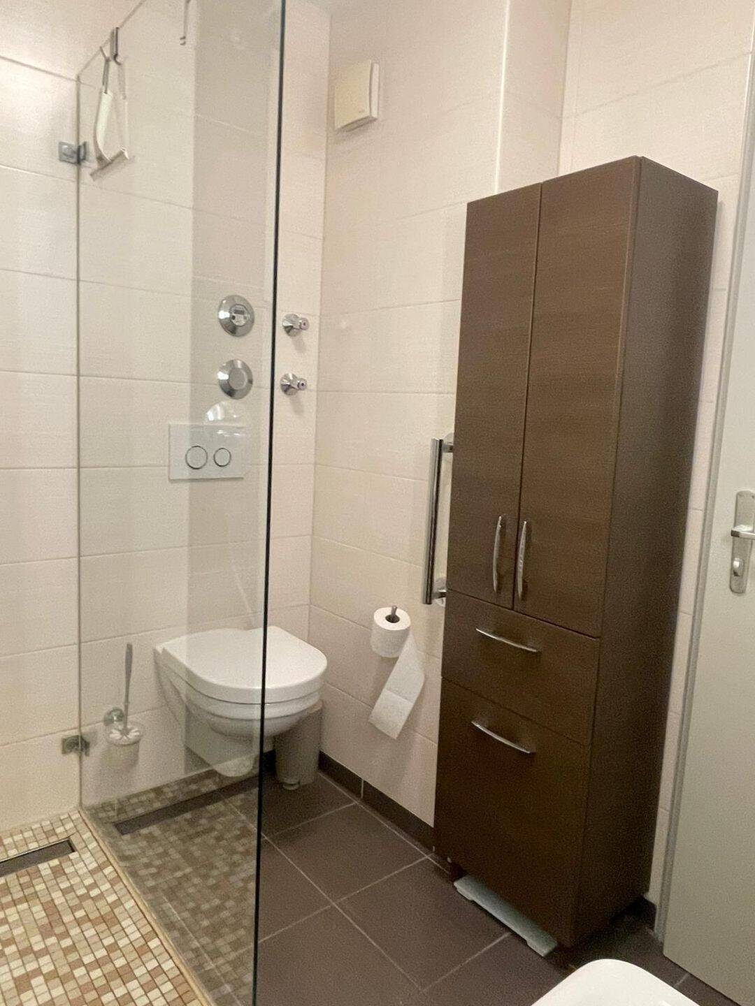 Offene 3 Zimmerwohnung mit Balkon und Einbauküche in Nürnberg – Nürnberg – Vorschaubild 8