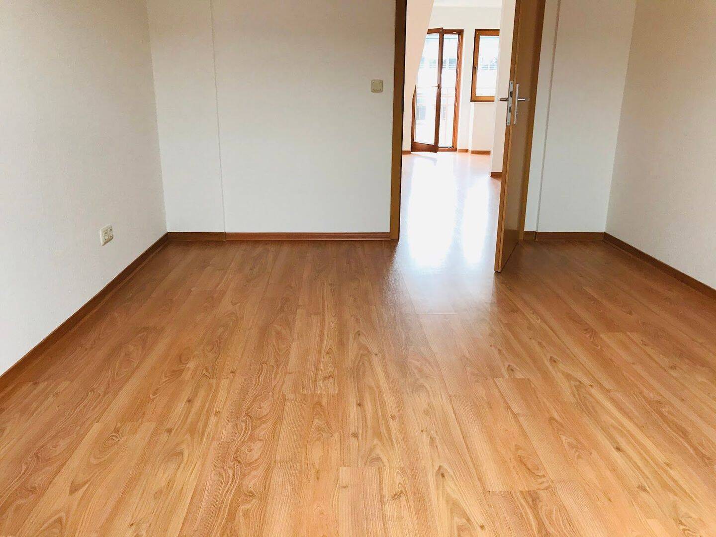 Gemütlich im Dachgeschoss mit Balkon und Dachschrägen wohnen – Chemnitz – Vorschaubild 5