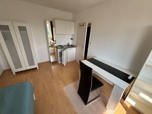 Zwei voll möblierte WG-Zimmer in einer 2er-WG-Wohnung einzeln zu vermieten. WG-Zimmer 01 kostet 590,00 Euro Warmmiete, WG-Zimmer 02 kostet 510,00 Euro – 91058 Erlangen – Vorschaubild 8